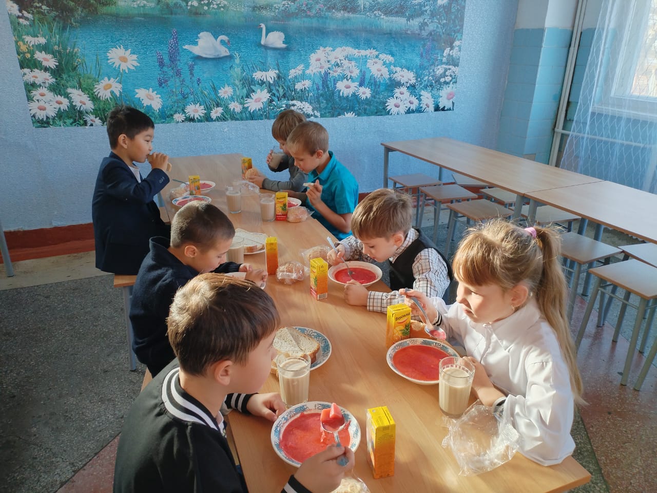 Изображения столовой.